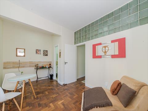 Conjunto Comercial para locacao no Centro em Curitiba com 0m² por R$ 2.000,00