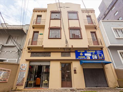 Apartamento para locacao no Centro em Curitiba com 66,1m² por R$ 2.250,00