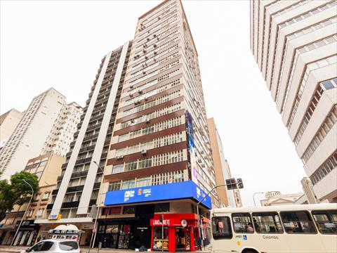 Conjunto Comercial para locacao no Centro em Curitiba com 48,5m² por R$ 2.000,00