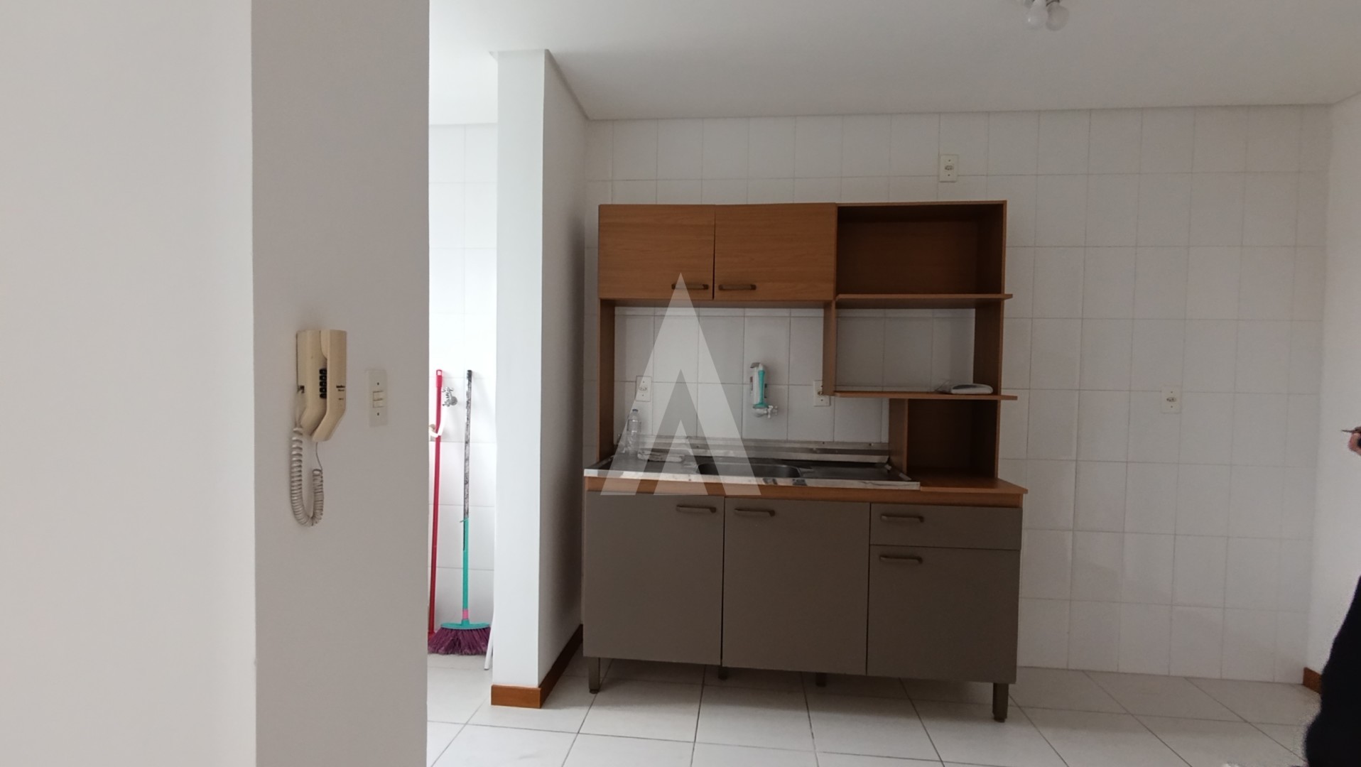 Apartamento com 02 quartos no bairro Anita Garibaldi. — foto 4