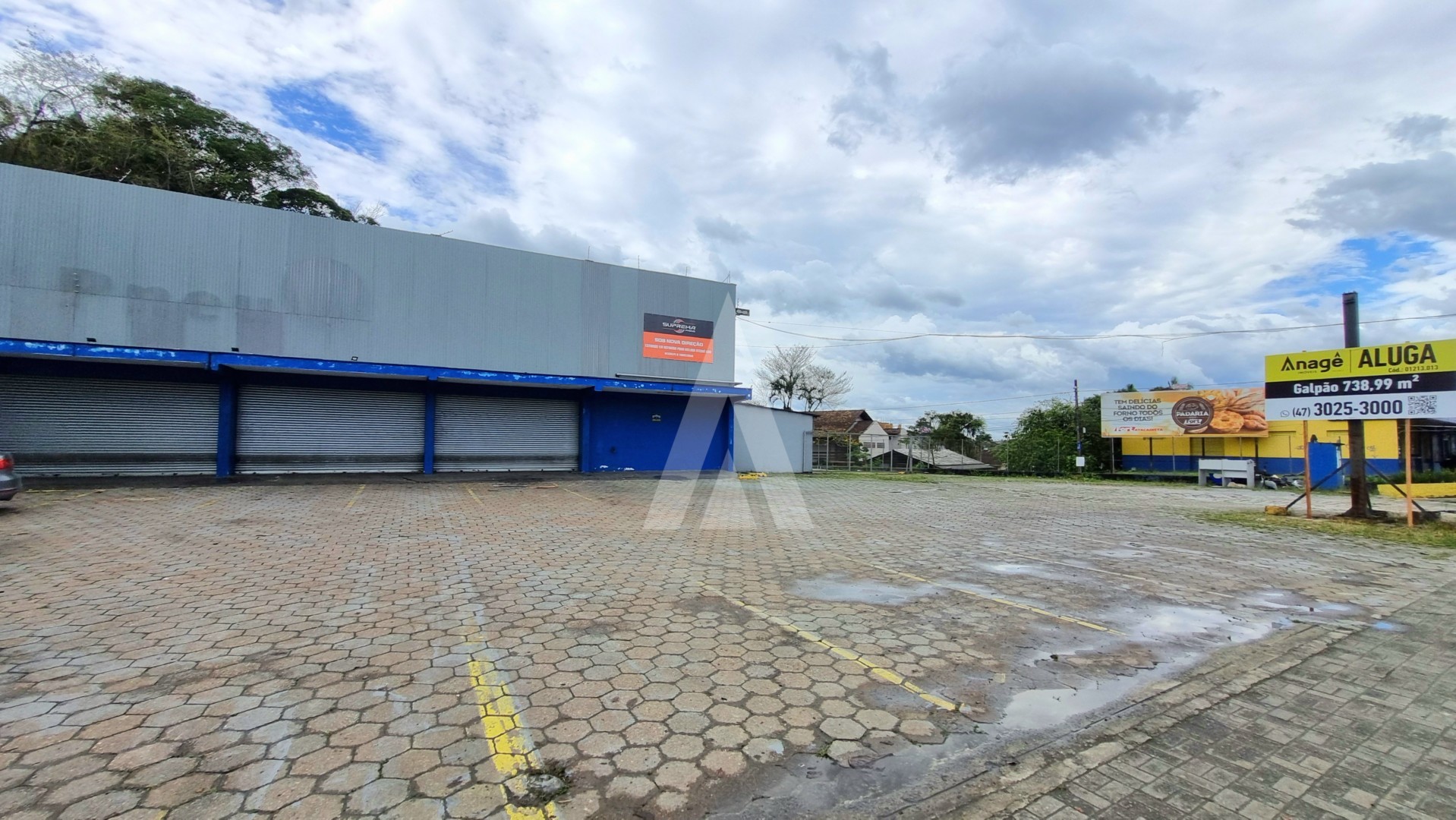 Imóvel comercial, Loja / Galpão de esquina, Rua Santa Catarina no Bairro Floresta, contendo amplo estacionamento, ótimo para ac — foto 4