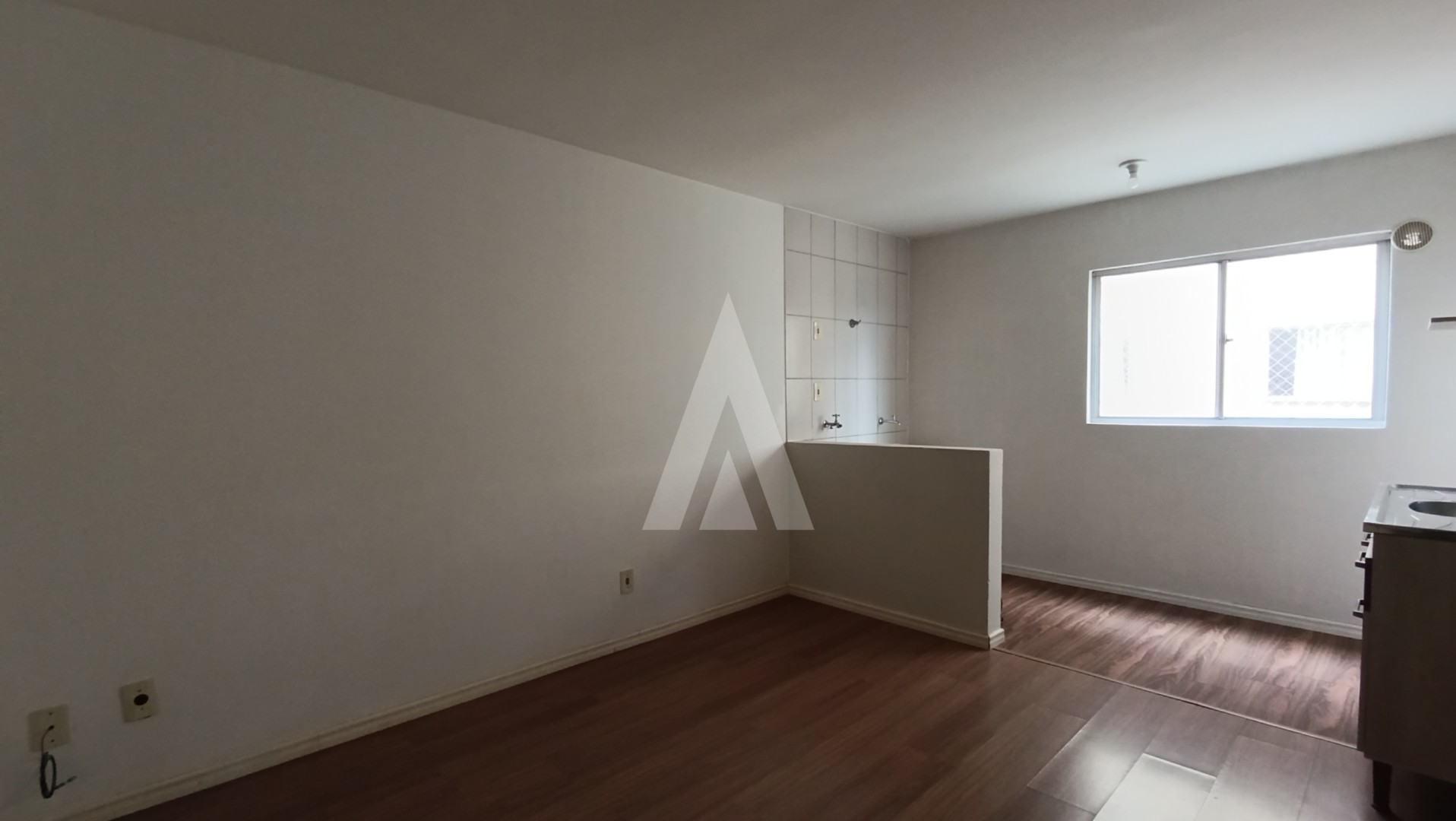 Apartamento com 2 quartos no bairro Jarivatuba. — foto 2
