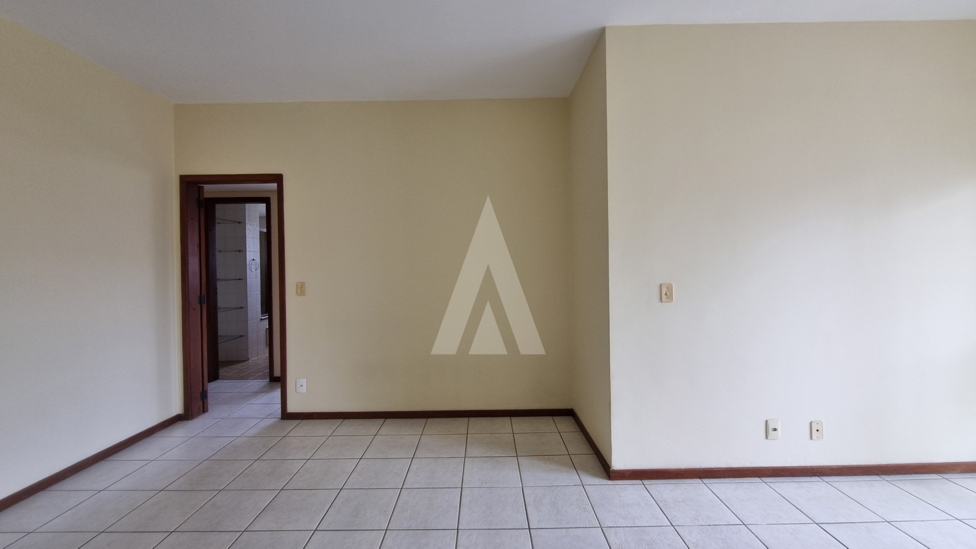 Apartamento com 03 quartos sendo 01 suíte no bairro Atiradores. — foto 5