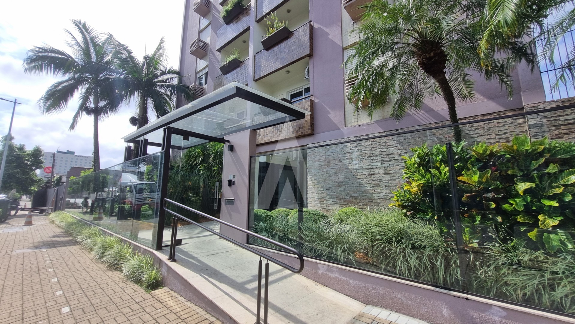 Apartamento com 03 quartos sendo 01 suíte no bairro Atiradores. — foto 2