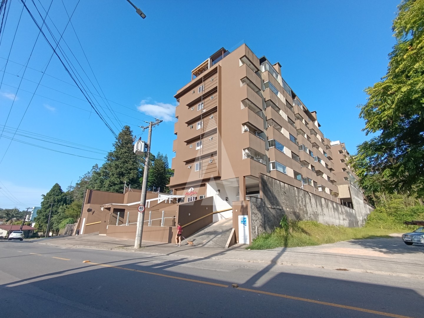 Apartamento localizado no bairro Glória, composto por dois quartos e uma vaga de garagem coberta. - foto 1