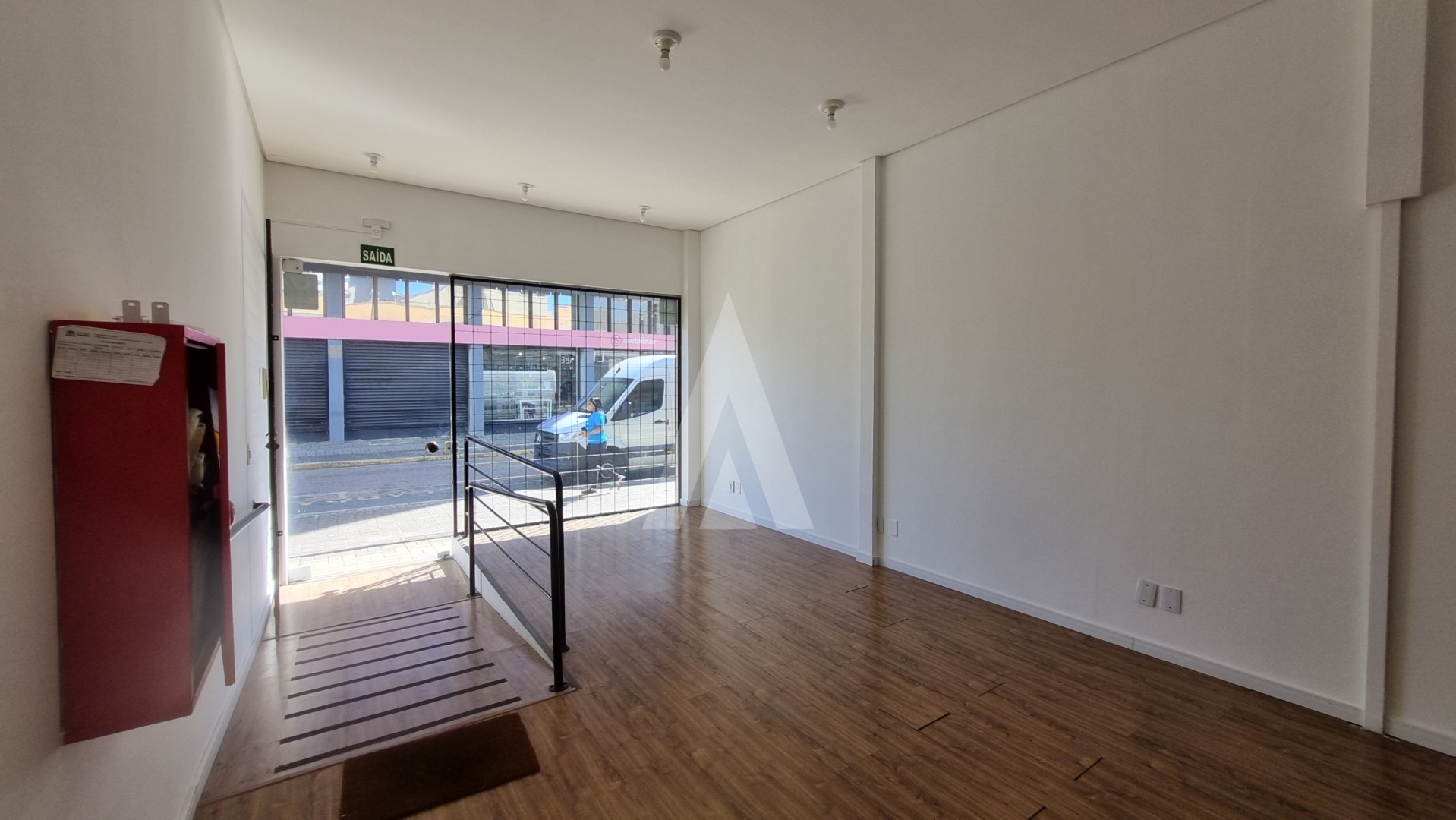 Loja comercial no Centro com 30m e banheiro adaptado com acessibilidade — foto 2