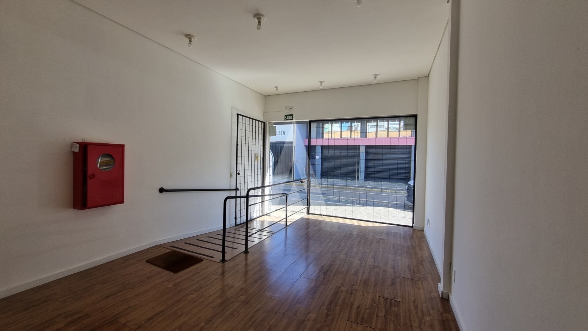 Loja comercial no Centro com 30m e banheiro adaptado com acessibilidade — foto 4