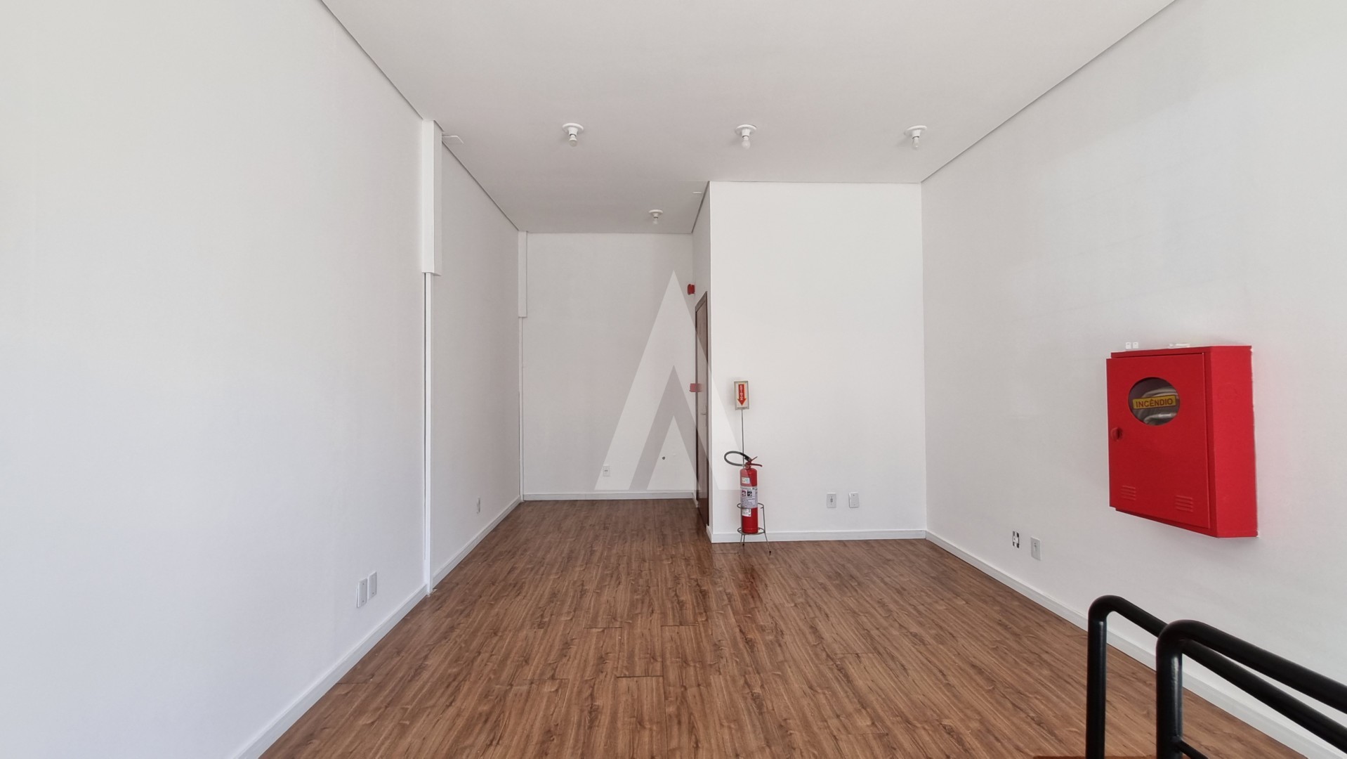 Loja comercial no Centro com 30m e banheiro adaptado com acessibilidade — foto 6