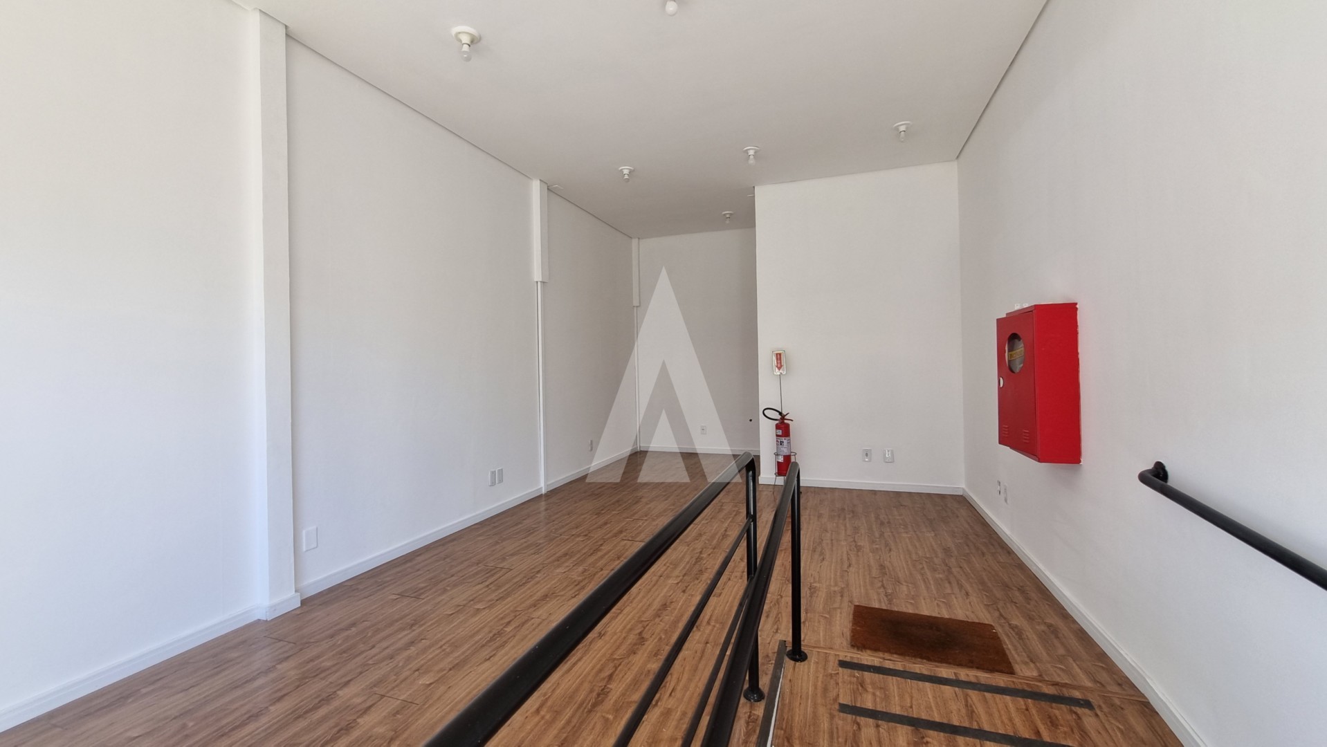 Loja comercial no Centro com 30m e banheiro adaptado com acessibilidade — foto 7