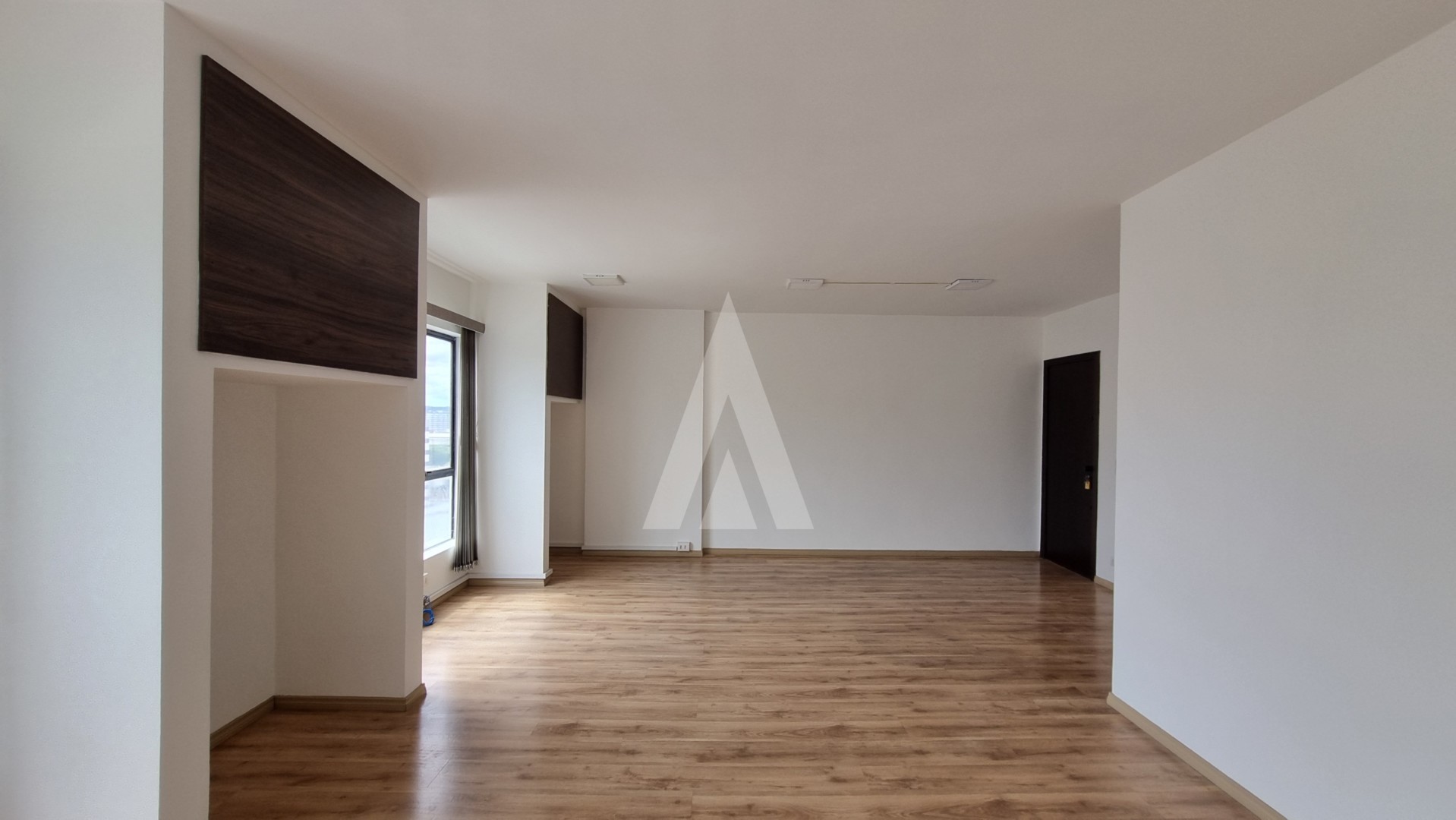 Sala comercial com 1 lavabo e copa no bairro Centro. — foto 6