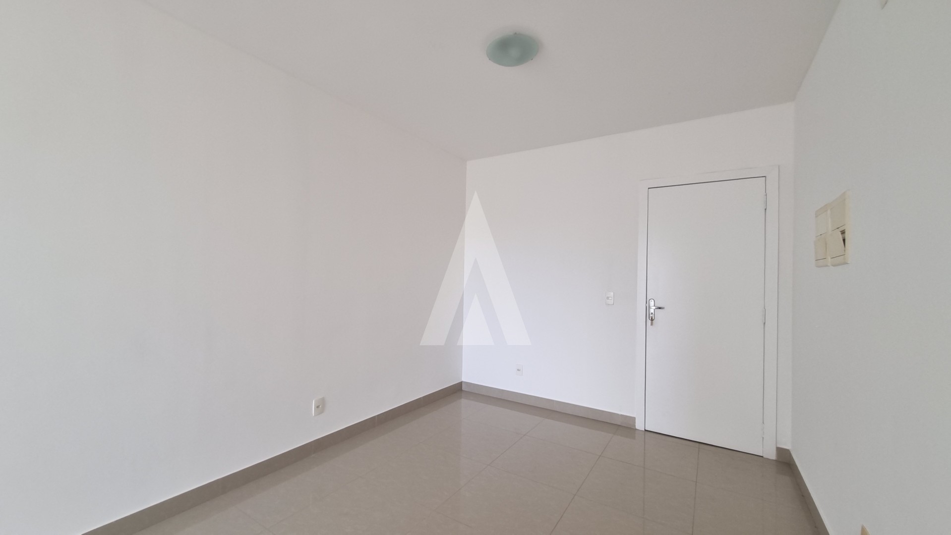 Apartamento com 3 quartos sendo 1 suíte no bairro Costa e Silva com terraço e vaga de garagem — foto 4