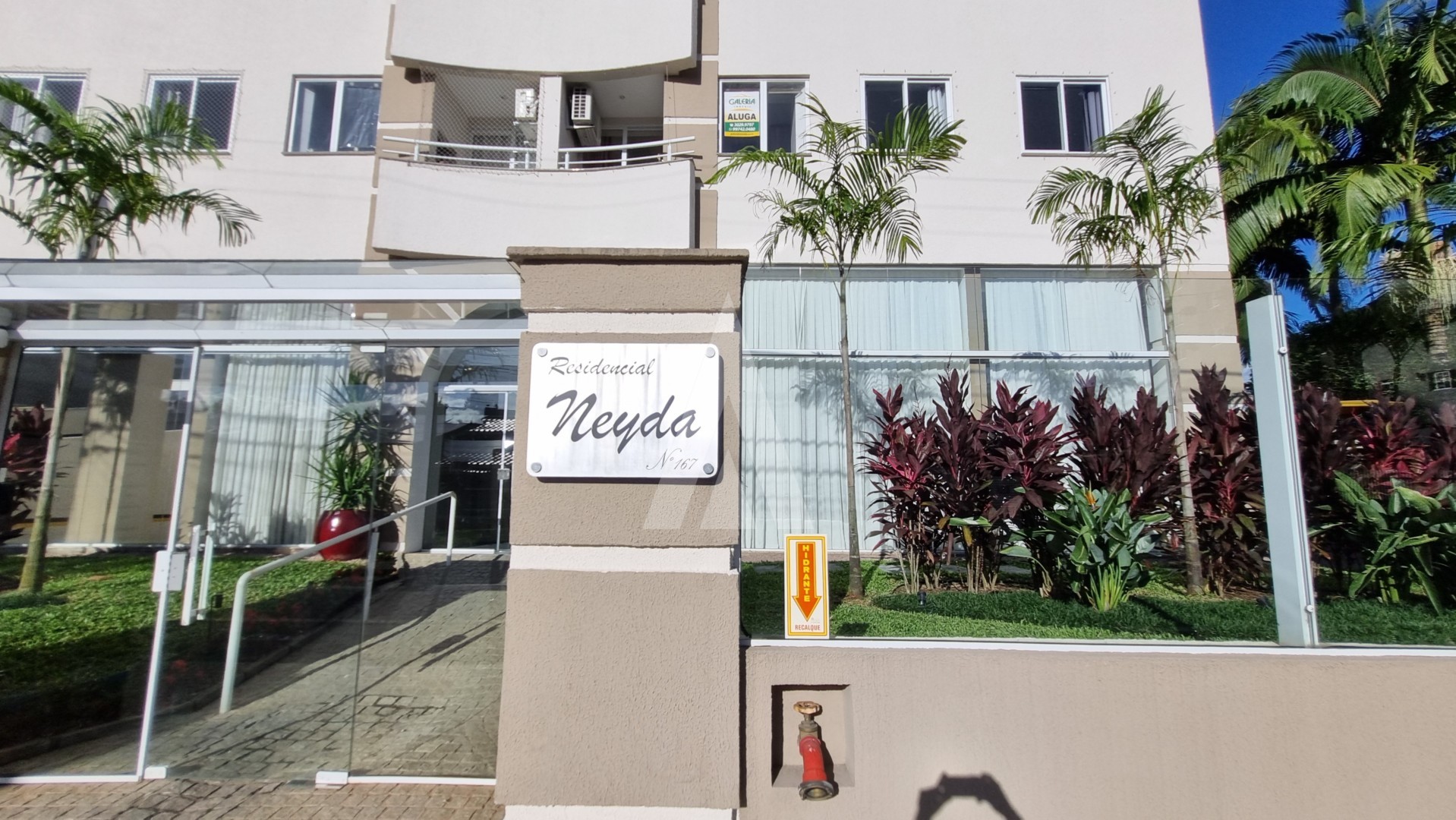 Apartamento no Costa e Silva com 2 quartos, suíte, sacada com churrasqueira, elevador e uma vaga de garagem. — foto 2
