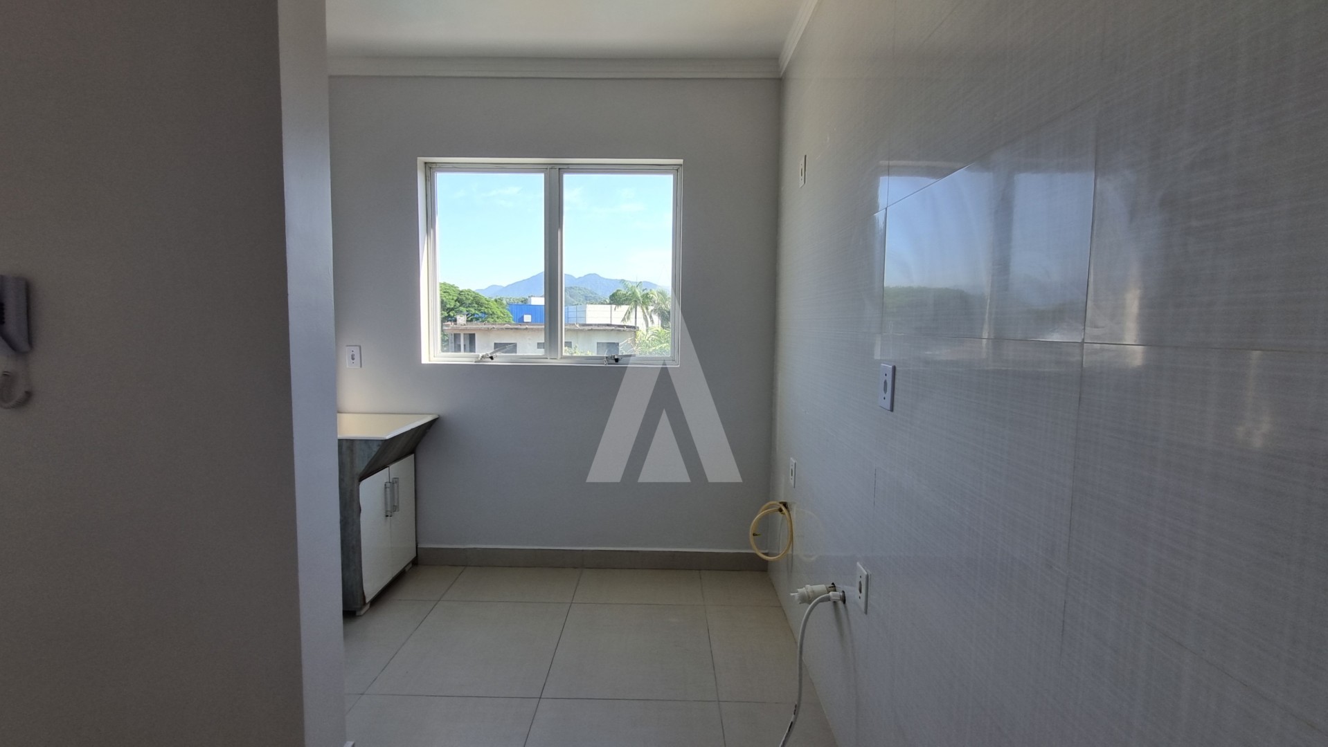 Apartamento com 02 quartos sendo 01 com sacada no bairro Pirabeiraba. — foto 7