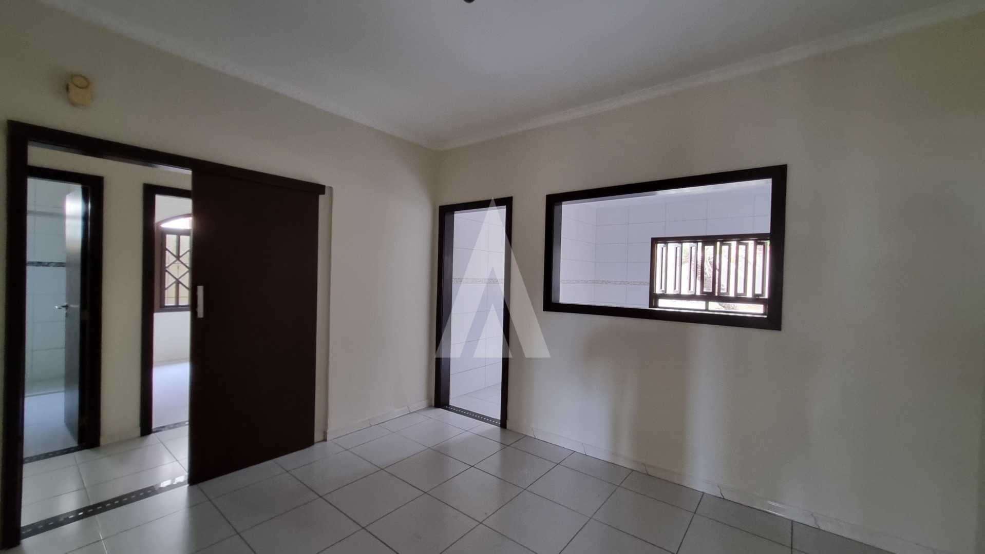 Casa com 3 quartos, quintal e área de festas no Itaum. — foto 4