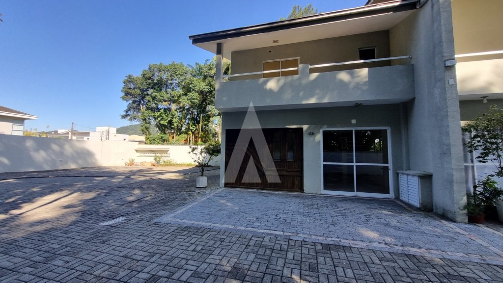 Casa residencial em condomínio fechado, com 4 quartos, sendo 02 suíte no bairro Pirabeiraba. — foto 3