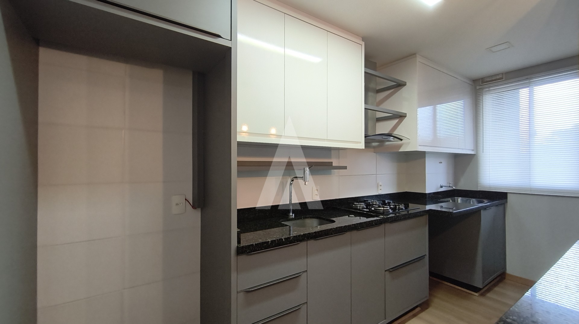 Apartamento com 2 quartos, no bairro Anita Garibaldi. — foto 2