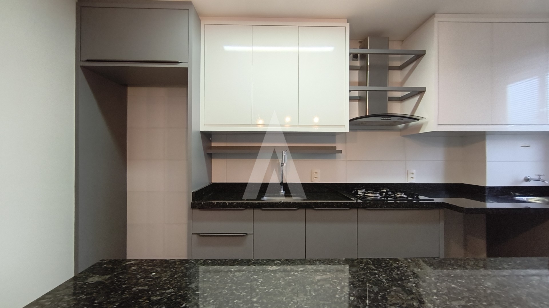 Apartamento com 2 quartos, no bairro Anita Garibaldi. — foto 3