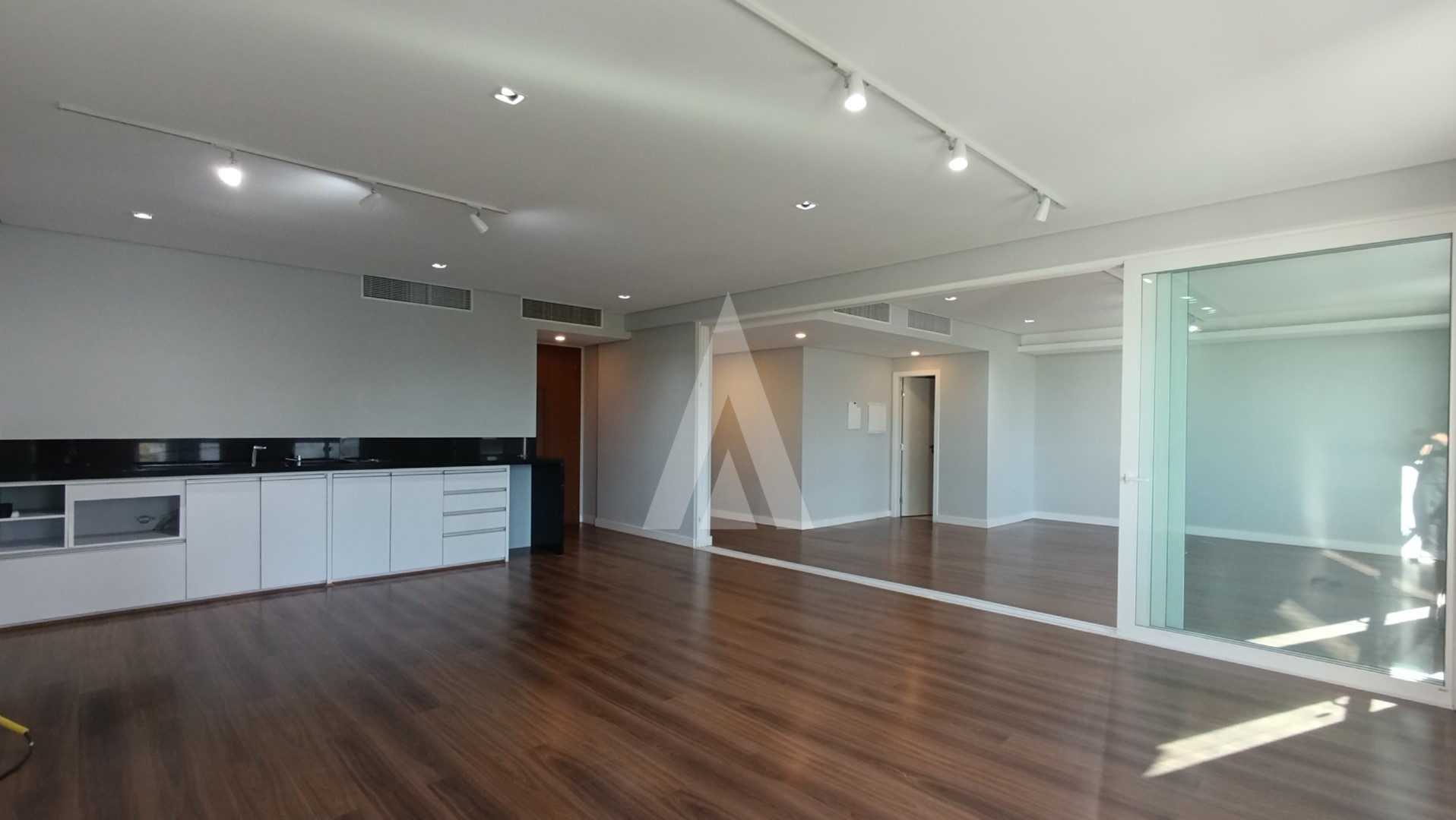 Sala comercial localizada no bairro Bom Retiro, com 2 lavabos e vaga de garagem rotativa. — foto 5