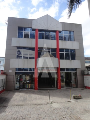 Sala comercial localizada no Centro de Joinville, possuindo 32,4 m. - foto 1