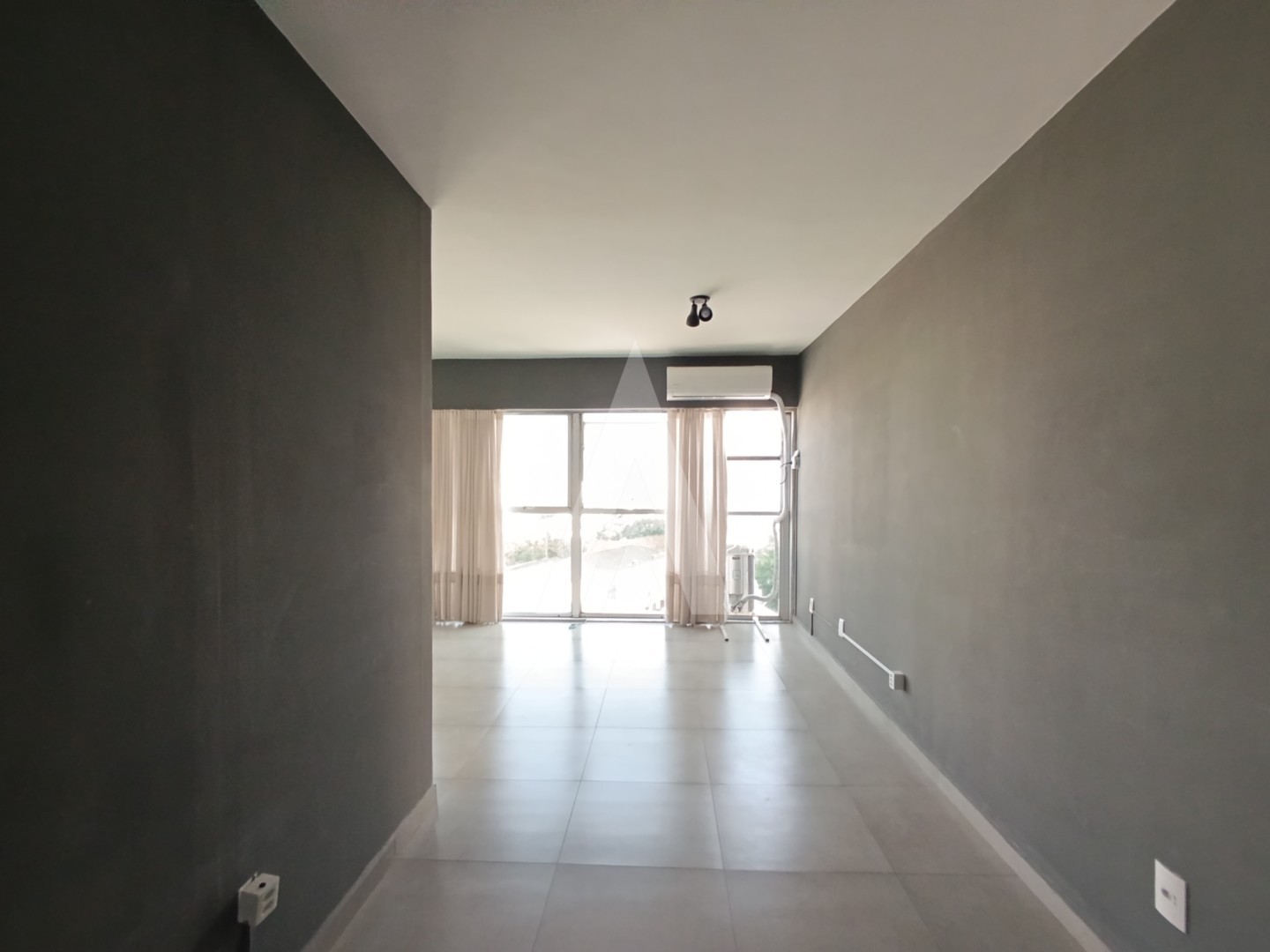 Sala comercial localizada no centro da cidade, composta por 1 banheiro e 1 cozinha — foto 7