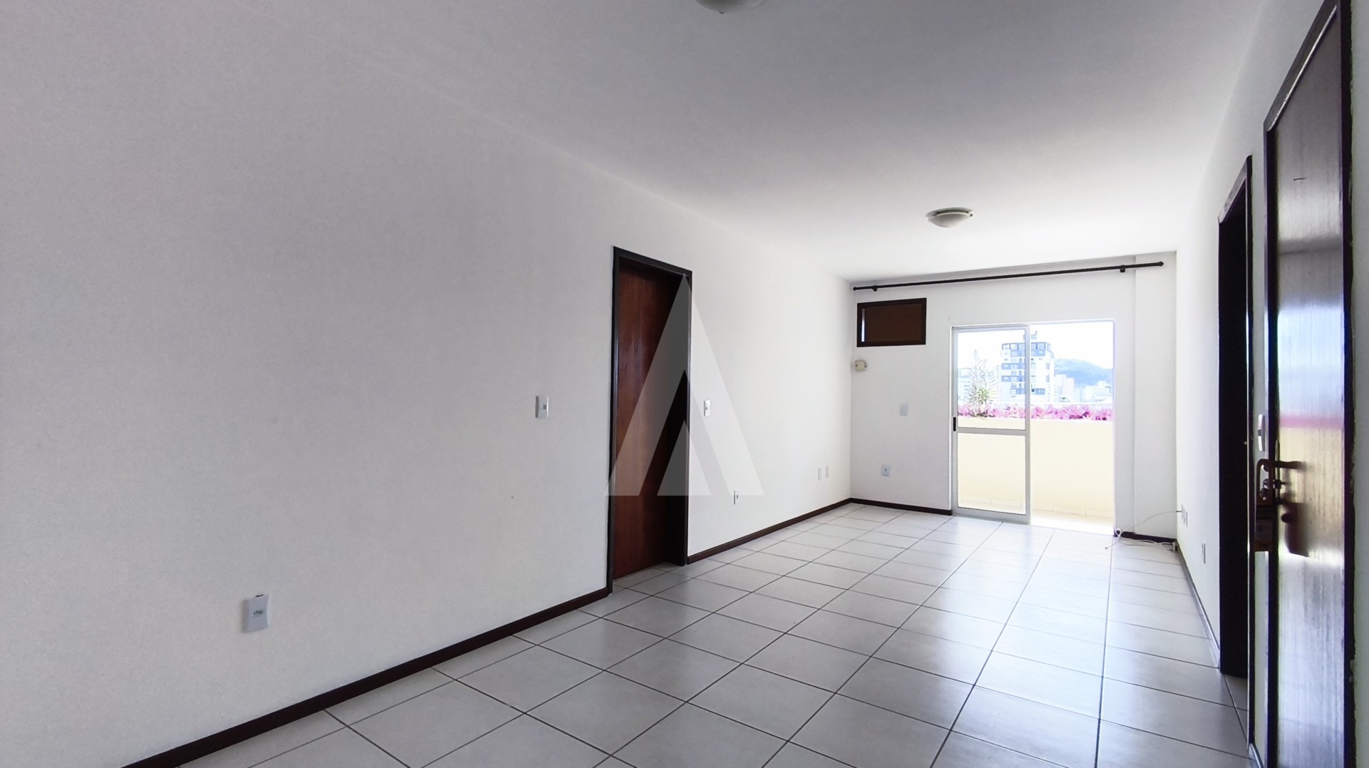 Apartamento com 2 quartos, sendo 1 suíte e sacada com churrasqueira — foto 2