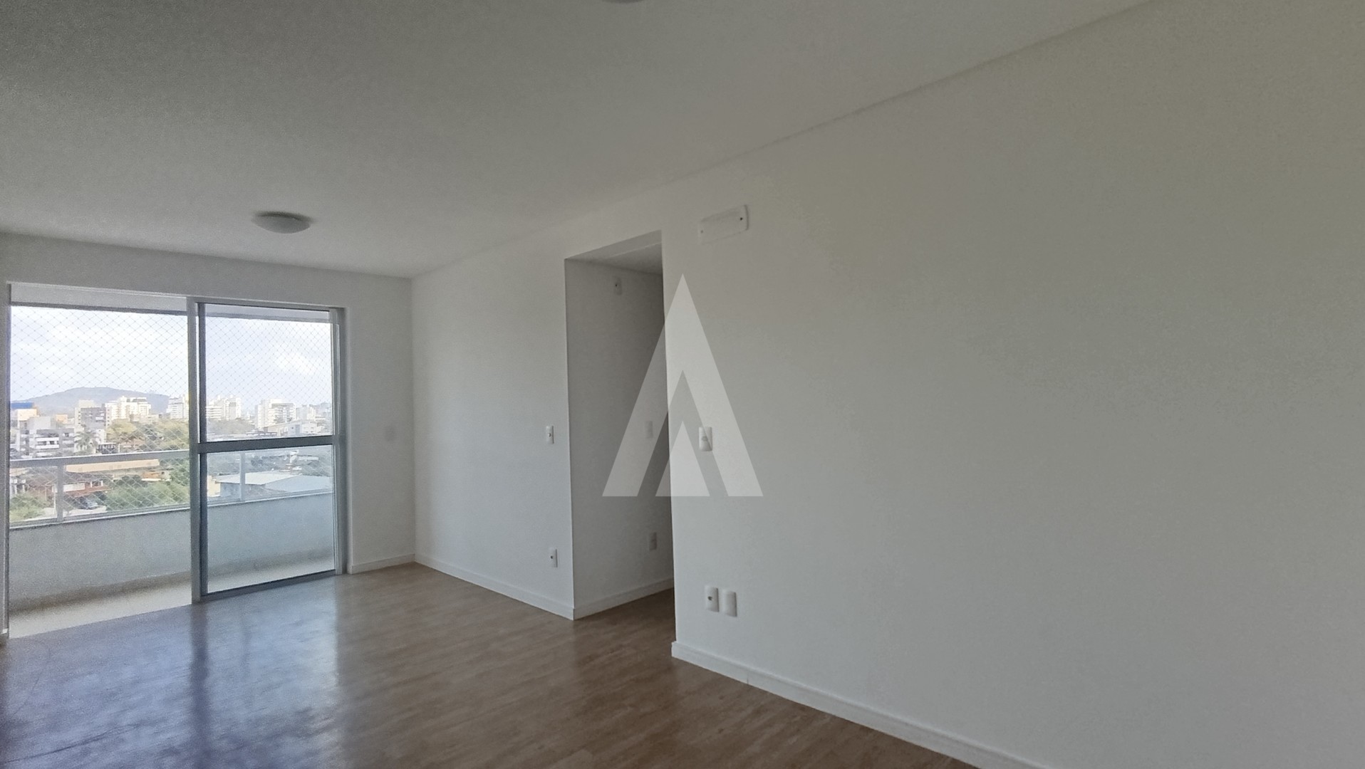 Apartamento com 3 quartos sendo 1 suíte no bairro Bom Retiro. — foto 2