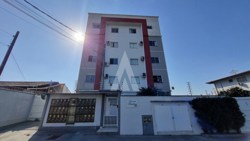 Apartamento com 2 quartos e sacada com churrasqueira no bairro Iririú - foto 1