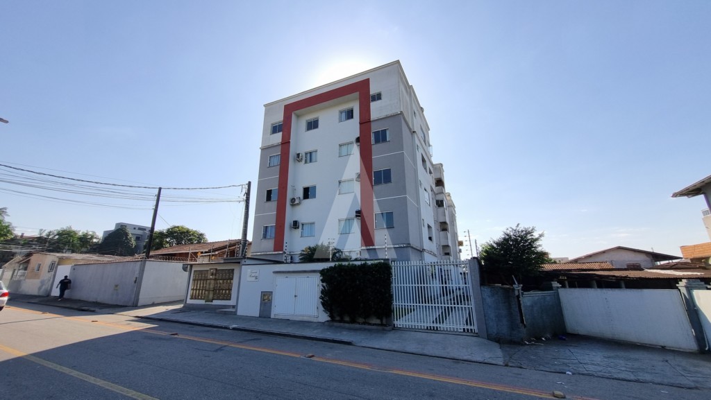 Apartamento com 2 quartos e sacada com churrasqueira no bairro Iririú — foto 2