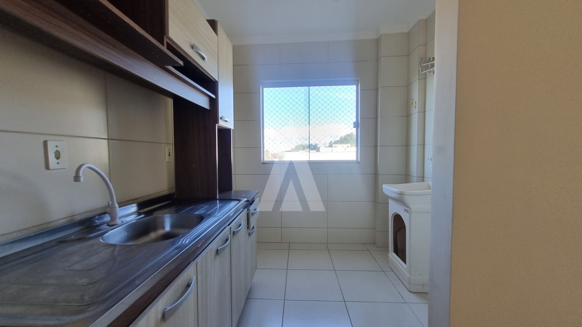 Apartamento com 2 quartos e sacada com churrasqueira no bairro Iririú — foto 3
