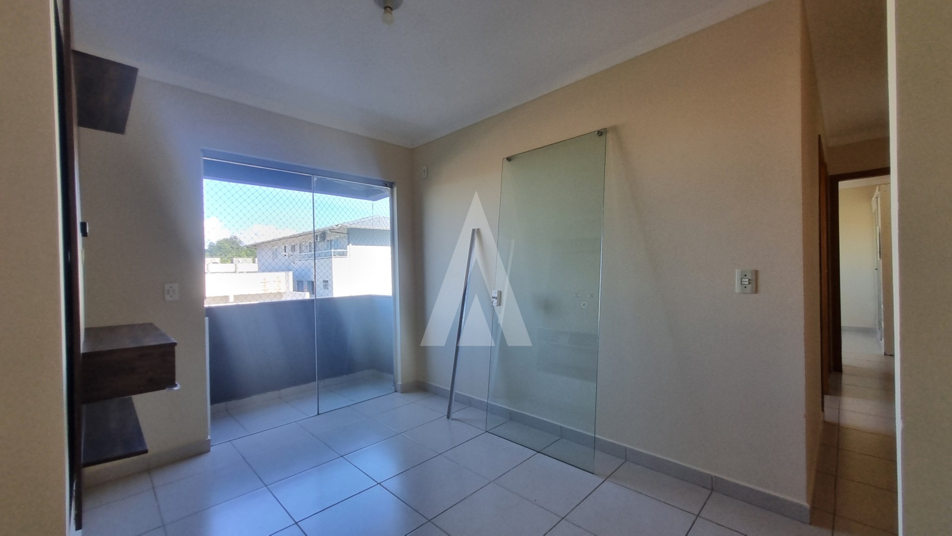 Apartamento com 2 quartos e sacada com churrasqueira no bairro Iririú — foto 4