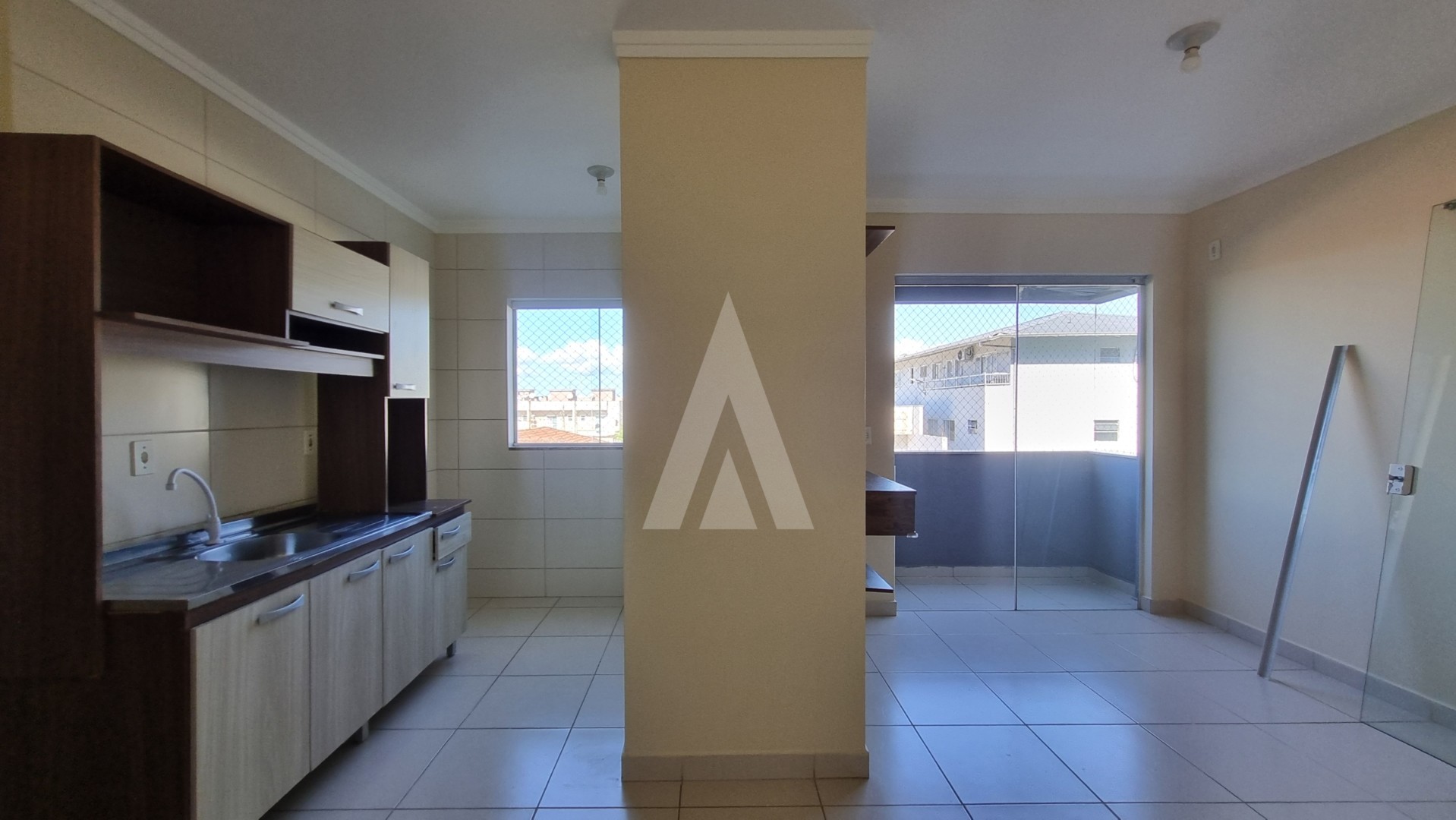 Apartamento com 2 quartos e sacada com churrasqueira no bairro Iririú — foto 7