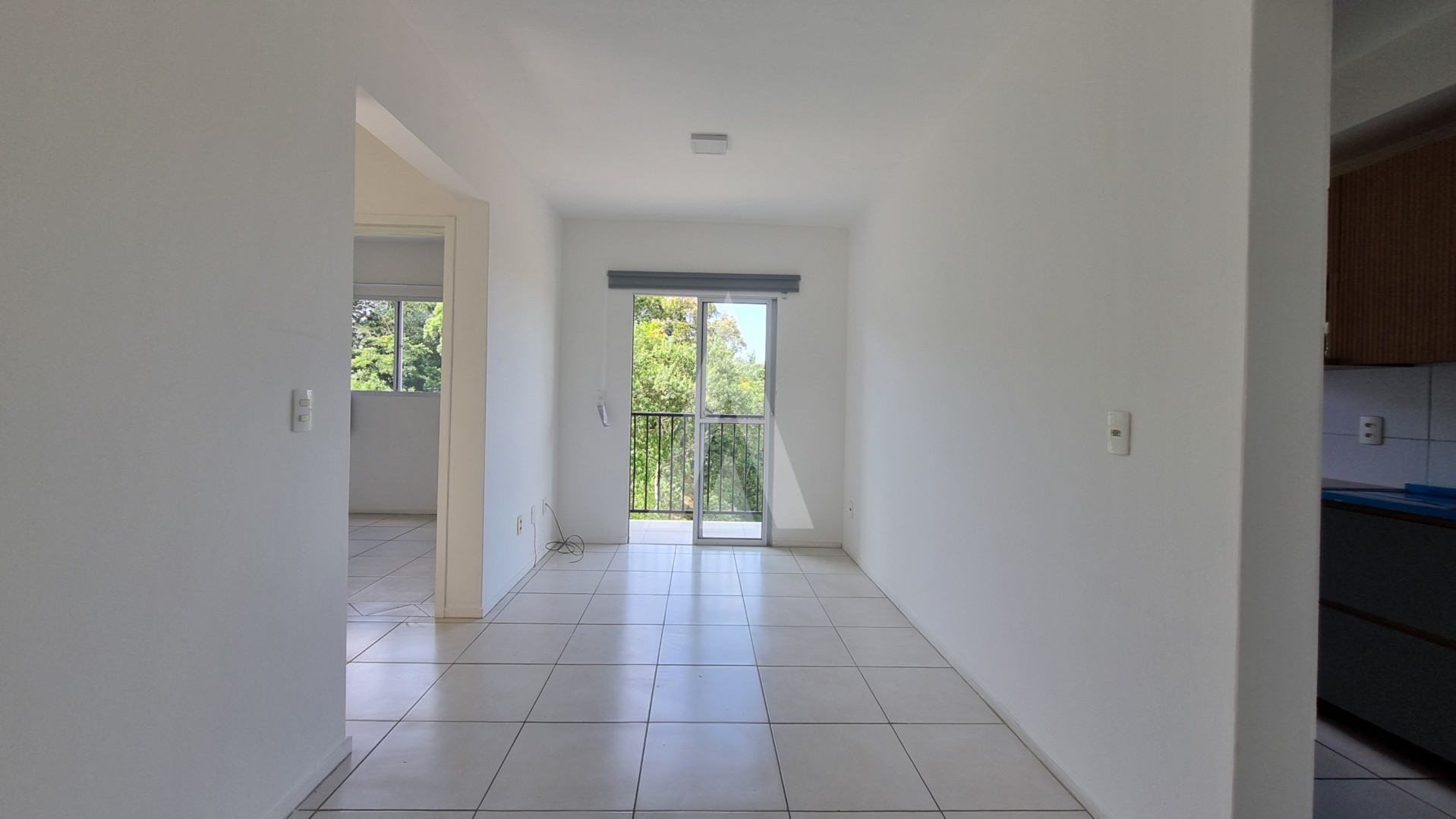 Apartamento com 02 quartos, e cozinha com armários no bairro Petrópolis. — foto 3