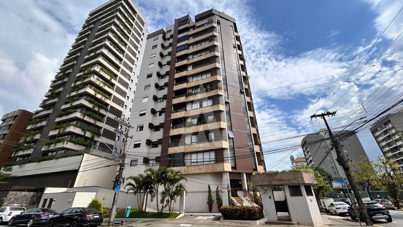 APARTAMENTO SEMI MOBILIADO COM 4 QUARTOS SENDO 2 SUÍTES, CHURRASQUEIRA NO CENTRO DE JOINVILLE. - foto 1