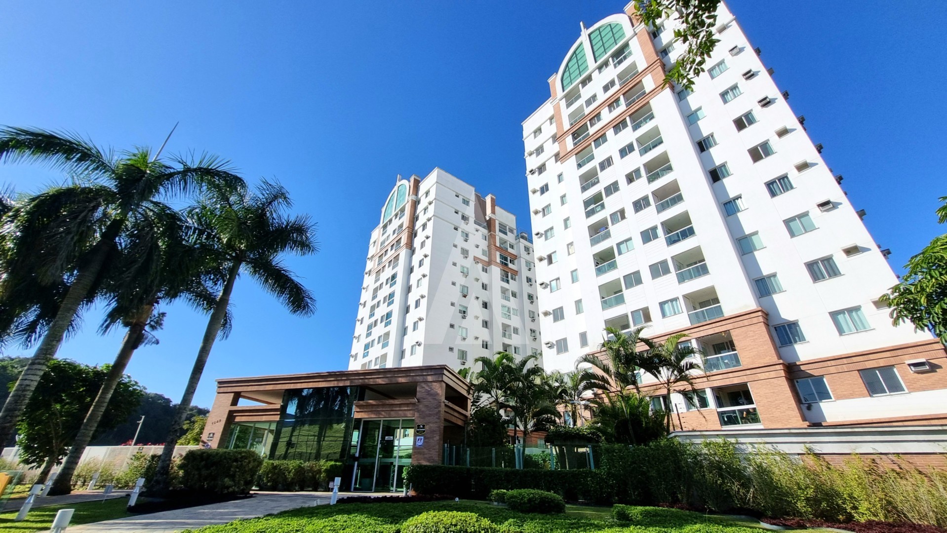 Apartamento com 3 quartos no bairro Atiradores. — foto 2