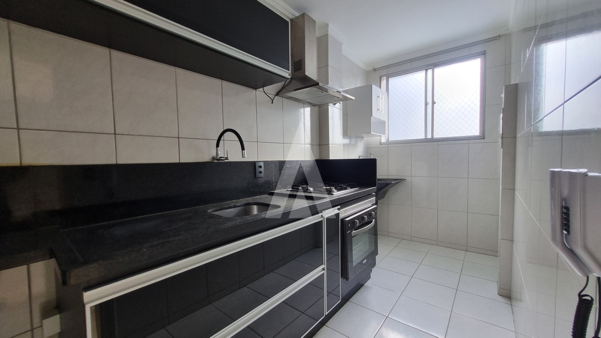 Cobertura duplex no bairro Santo Antônio com 3 quartos, cozinha com armários e com uma vaga de garagem. — foto 6