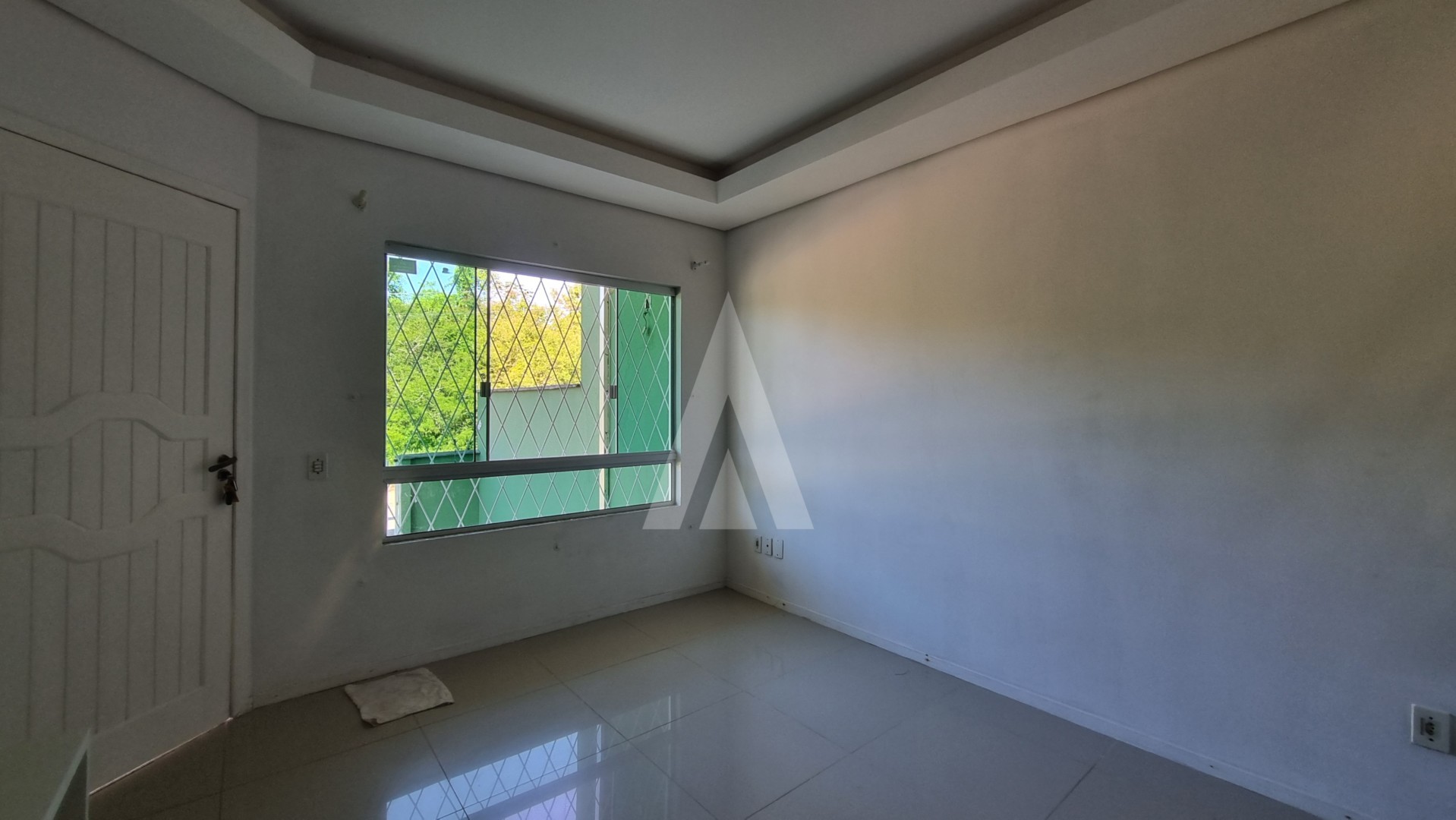 Sobrado geminado de esquina com 3 quartos sendo 1 suíte com sacada e 2 vagas de garagem — foto 5