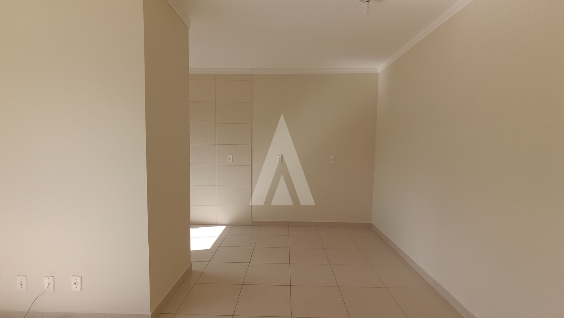 Apartamento com 2 quartos, localizado no bairro Iririú, com 1 vaga de garagem coberta. — foto 3