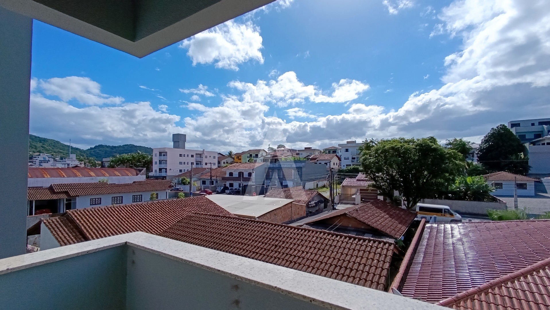 Apartamento com 2 quartos, localizado no bairro Iririú, com 1 vaga de garagem coberta. — foto 5
