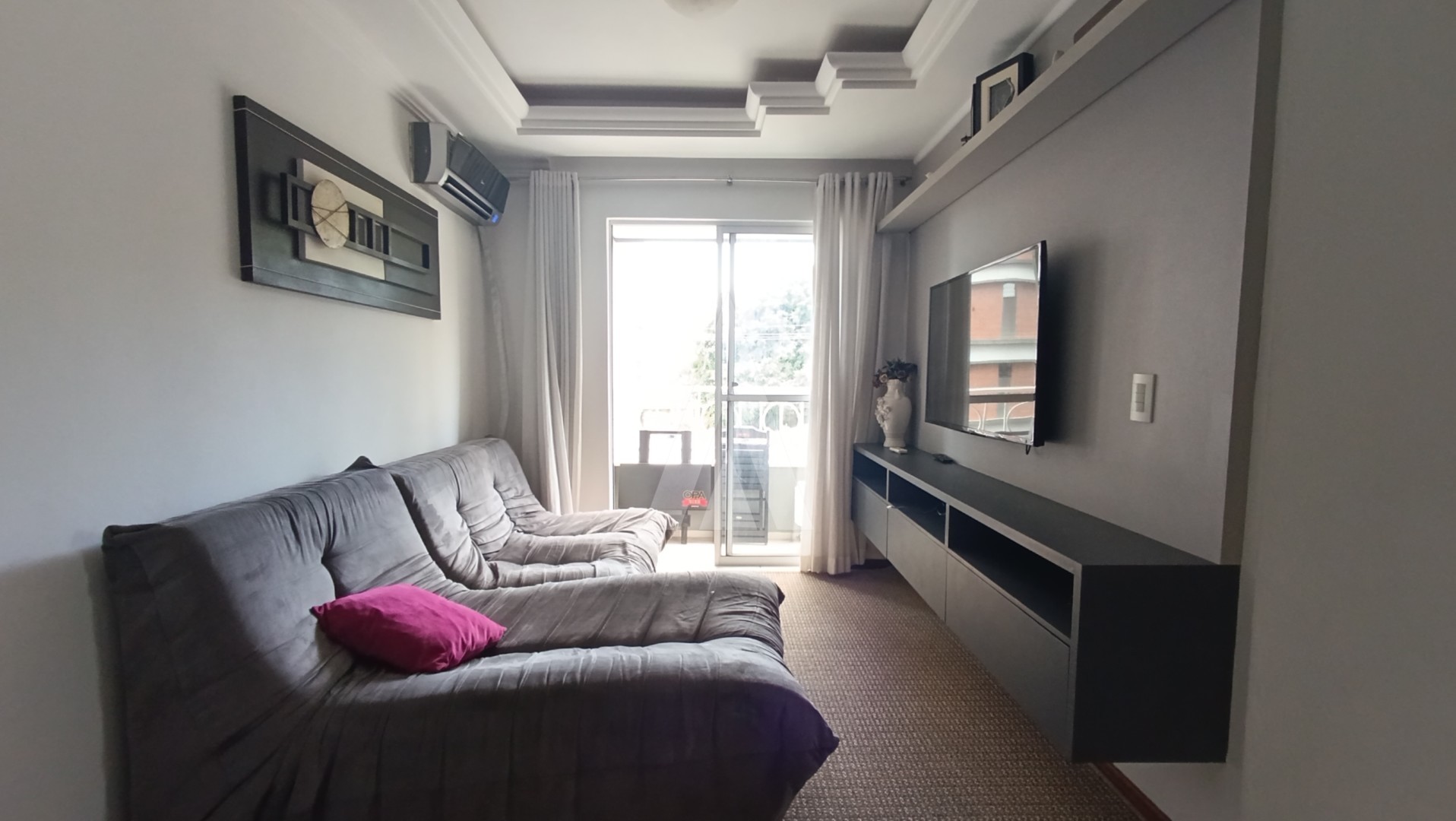 Apartamento mobiliado com 2 quartos e 1 vaga de garagem coberta no bairro Bom Retiro, em Joinville. — foto 2