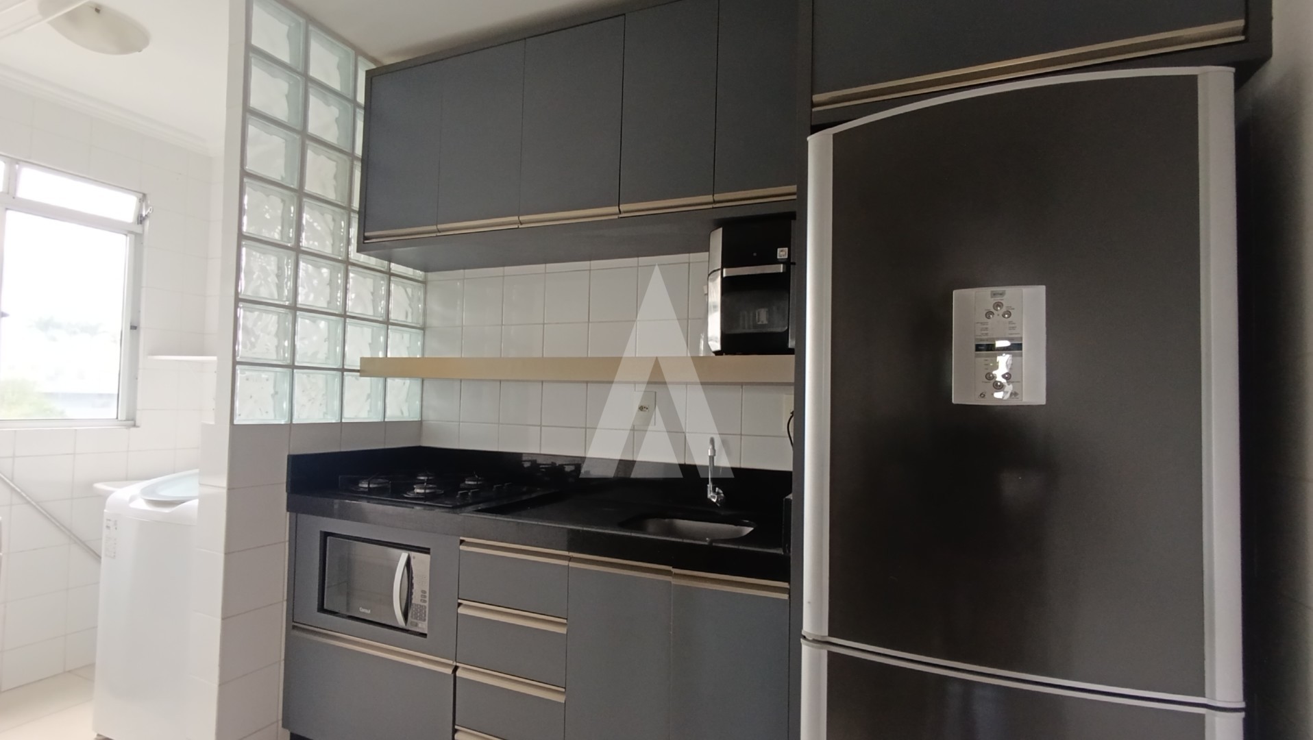 Apartamento mobiliado com 2 quartos e 1 vaga de garagem coberta no bairro Bom Retiro, em Joinville. — foto 4