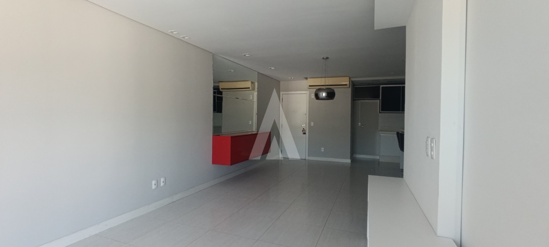 Apartamento com 02 quartos, sendo suítes e sacada com churrasqueira no Saguaçu. — foto 6