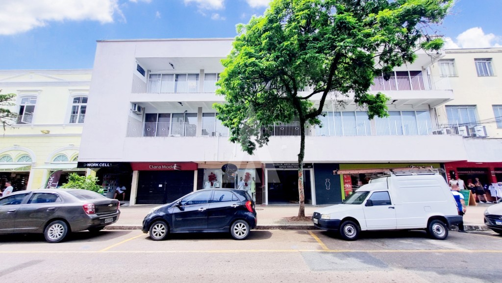 Sala comercial localizada no Centro com 1 sala e 1 lavabo - foto 1