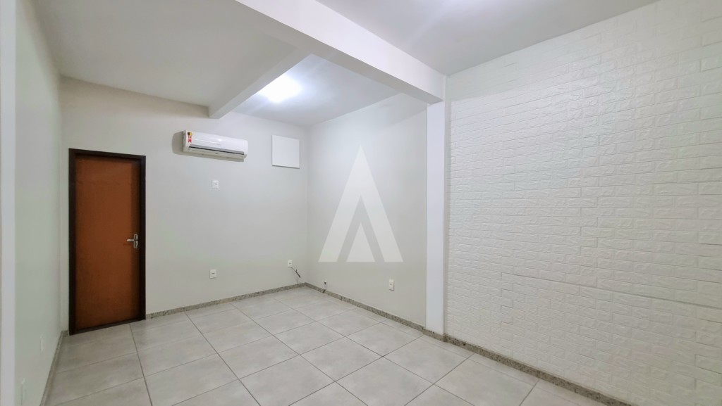 Sala comercial localizada no Centro com 1 sala e 1 lavabo — foto 4
