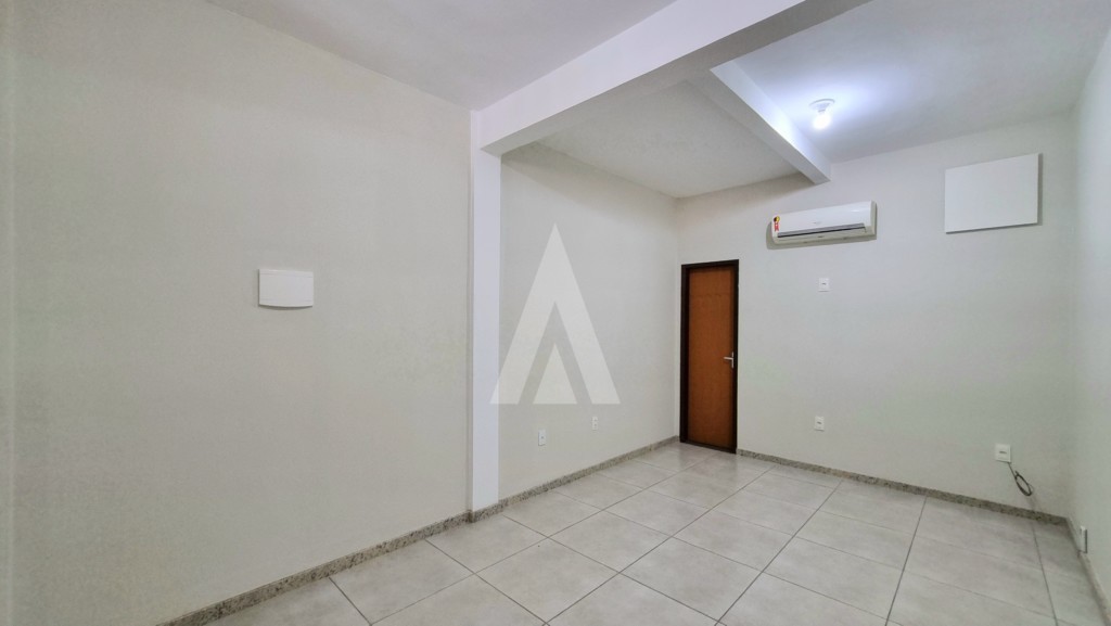Sala comercial localizada no Centro com 1 sala e 1 lavabo — foto 6