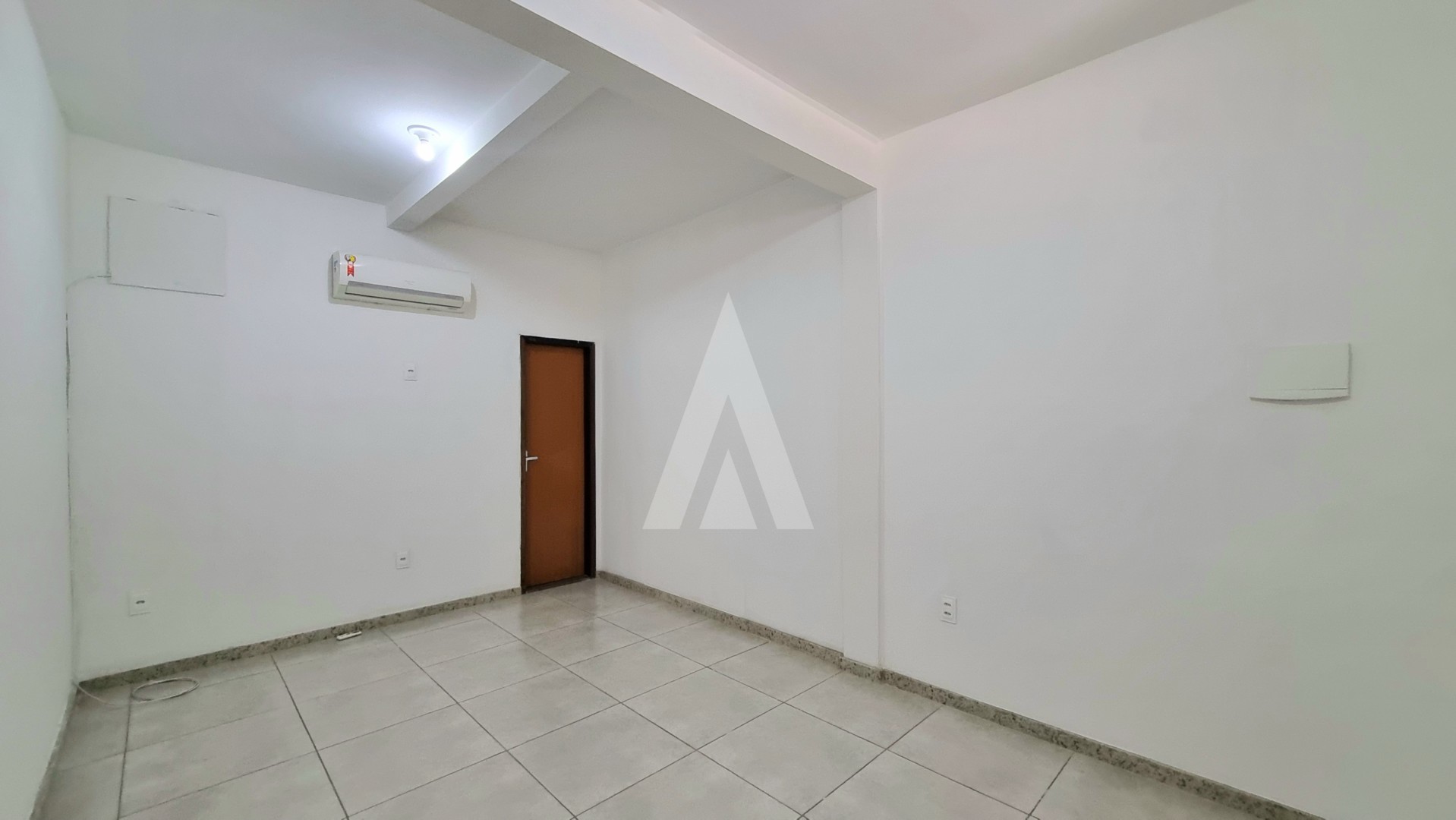 Sala comercial com 1 sala e 1 lavabo, localizada no Centro. — foto 6