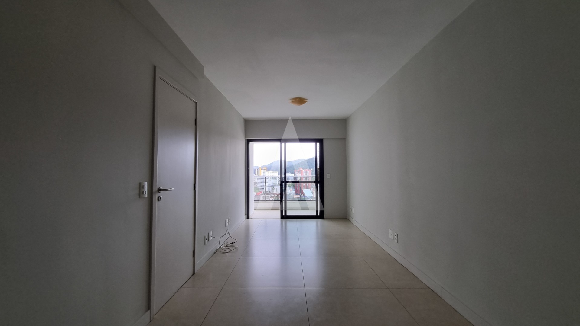 Apartamento de alto padrão, com 1 quarto, sacada com churrasqueira, prédio com elevador e 1 vaga de garagem, no Centro de Joinvi — foto 4