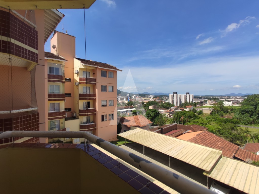 Apartamento com 3 quartos no bairro Floresta. — foto 3