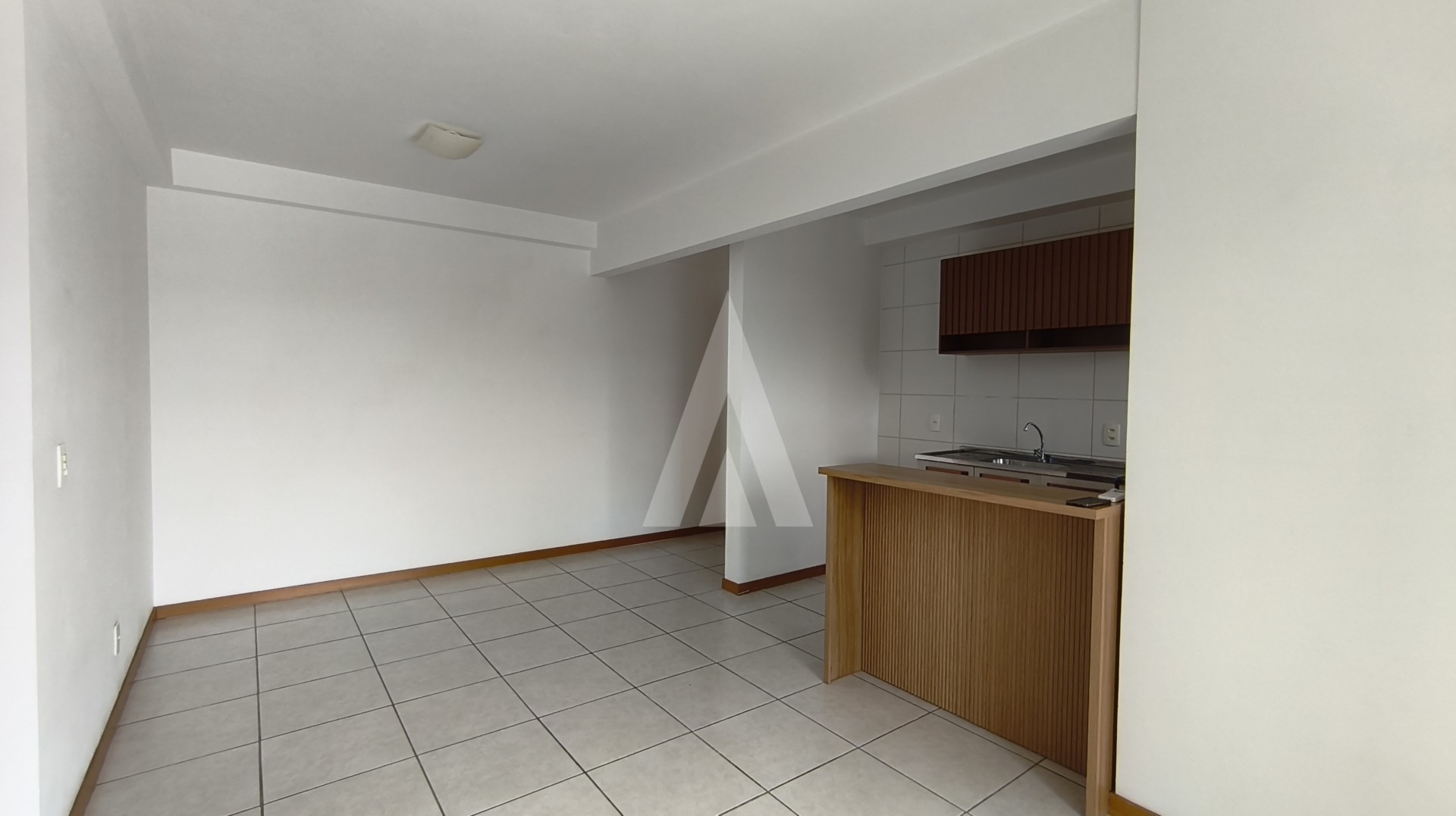 Apartamento no Santo Antônio com 02 quartos, cozinha mobiliada e uma vaga de garagem. — foto 4