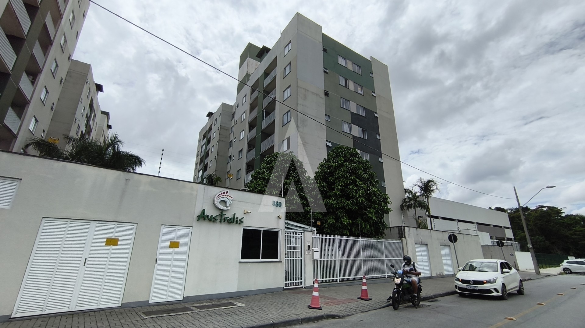 Apartamento no Santo Antônio com 02 quartos, cozinha mobiliada e uma vaga de garagem. - foto 1