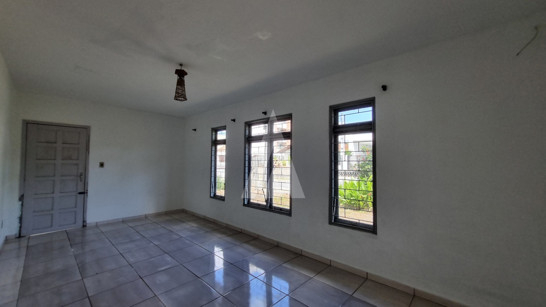 Casa residencial com 03 quartos e 2 vagas de garagem coberta no bairro Costa e Silva. — foto 5